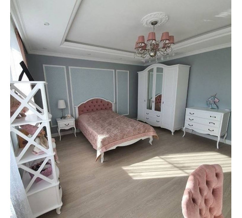 Двуспальная кровать Флоренция MUR-112-01/1 с каретной стяжкой